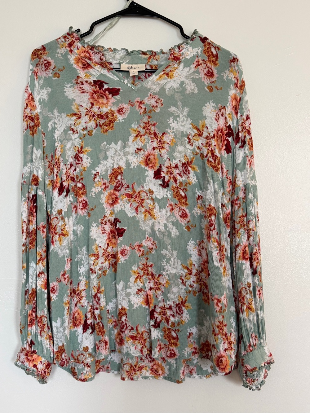 Style & Co. Sage Green Floral V-Neck Long Sleeve Blouse